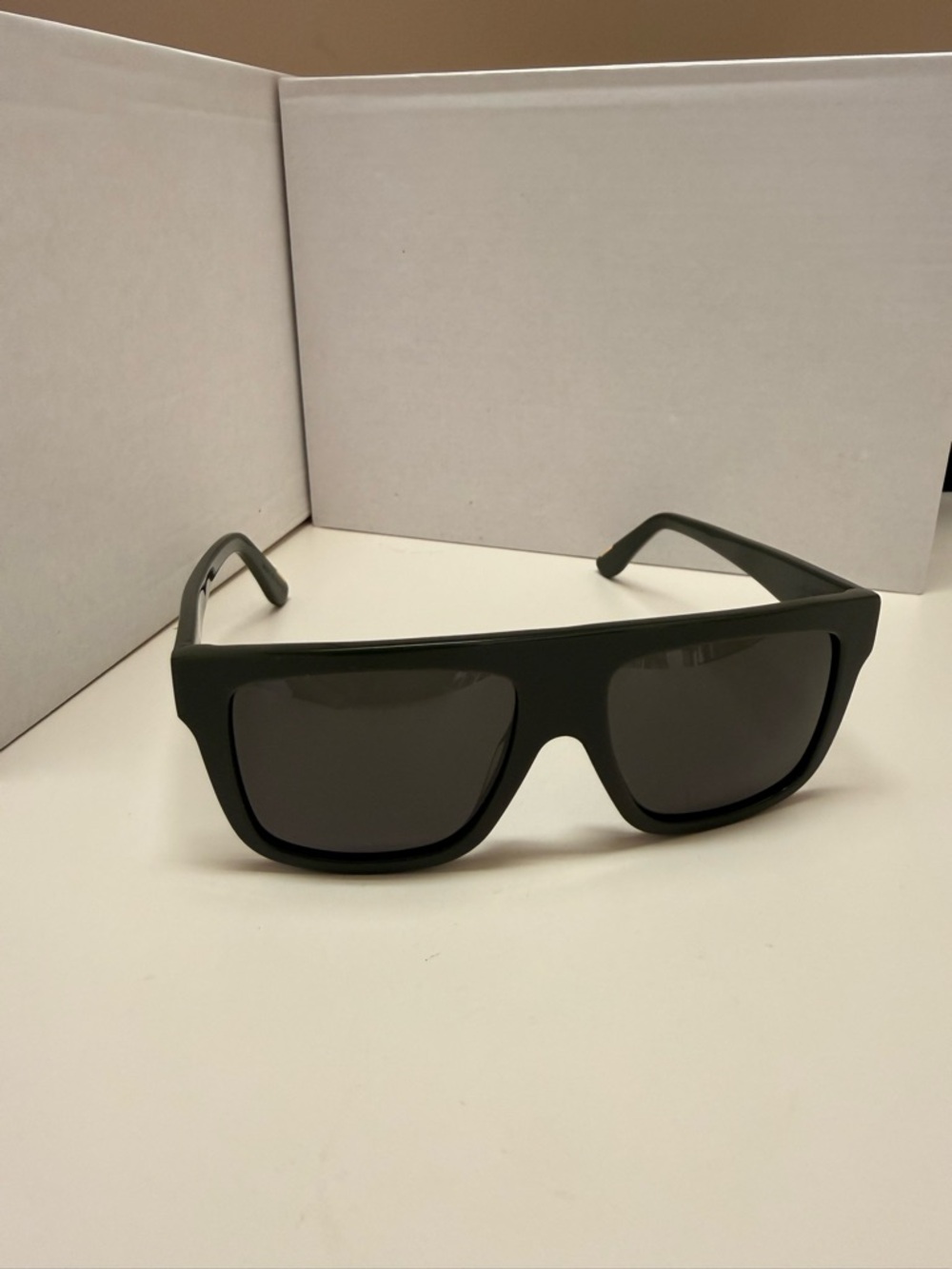 Men's Dark Olive Green Square Sunglasses - Classic UV Protection